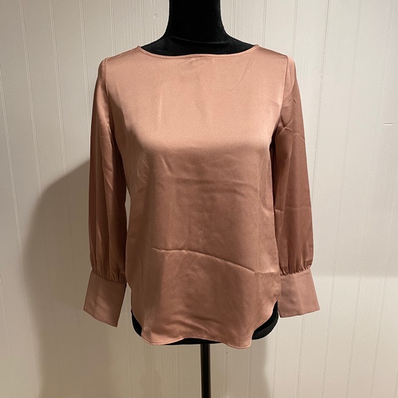 Light pink blouse - Picture 3 of 4